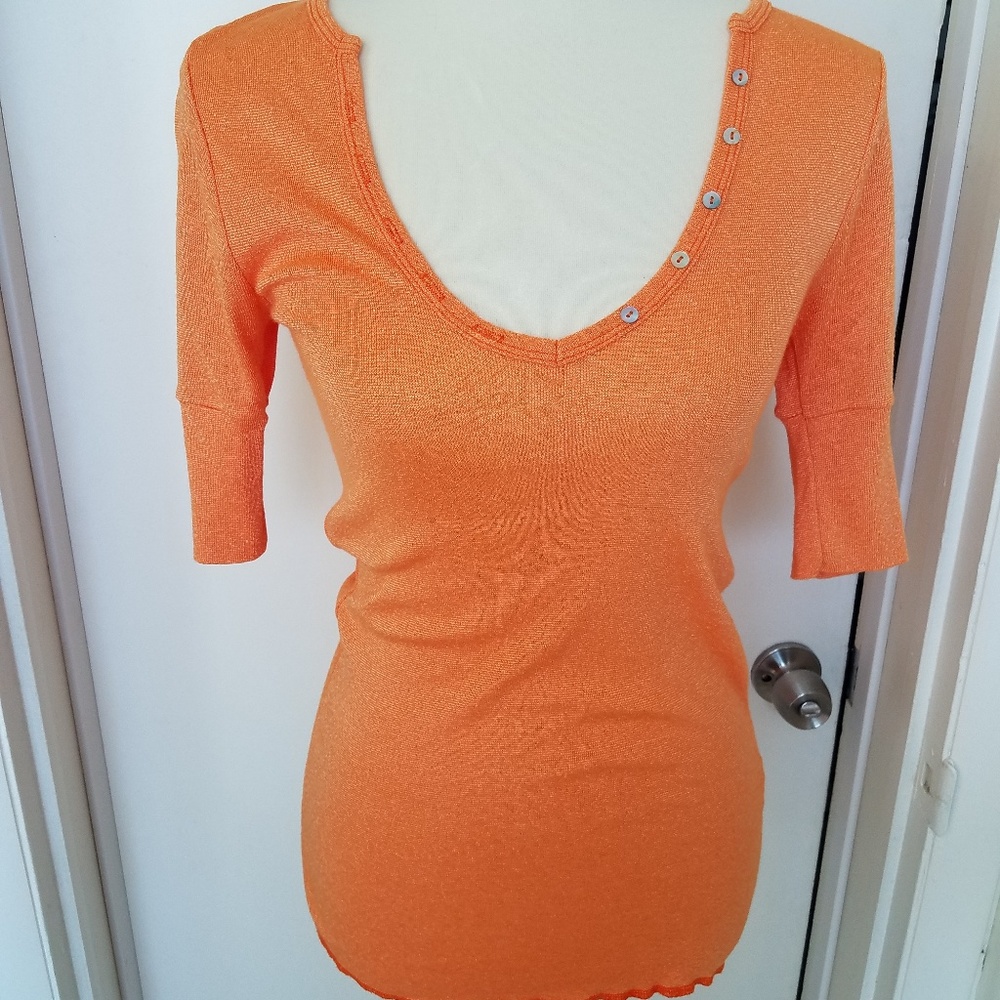 *SALE* M. Stars Orange VNeck Top w/ buttons sz S/M